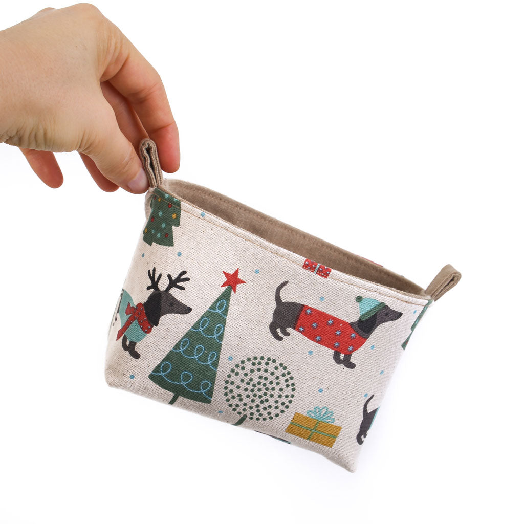 sausage-dogs-xmas-basket-beige-mimi-handmade-australia