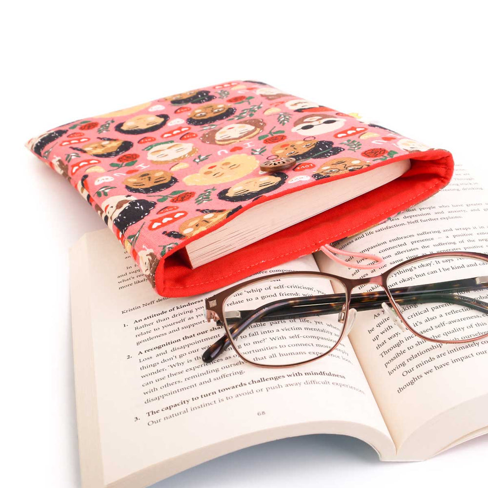 book-sleeve-love-print-pink-red-book-lover-gifts
