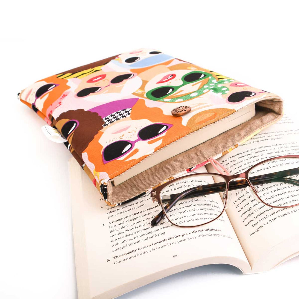 book-sleeve-women-faces-print-mimi-handmade
