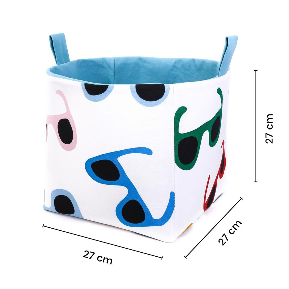 
                      
                        foldable-cube-boxes-27x27x27cm-blue-sunglasses
                      
                    