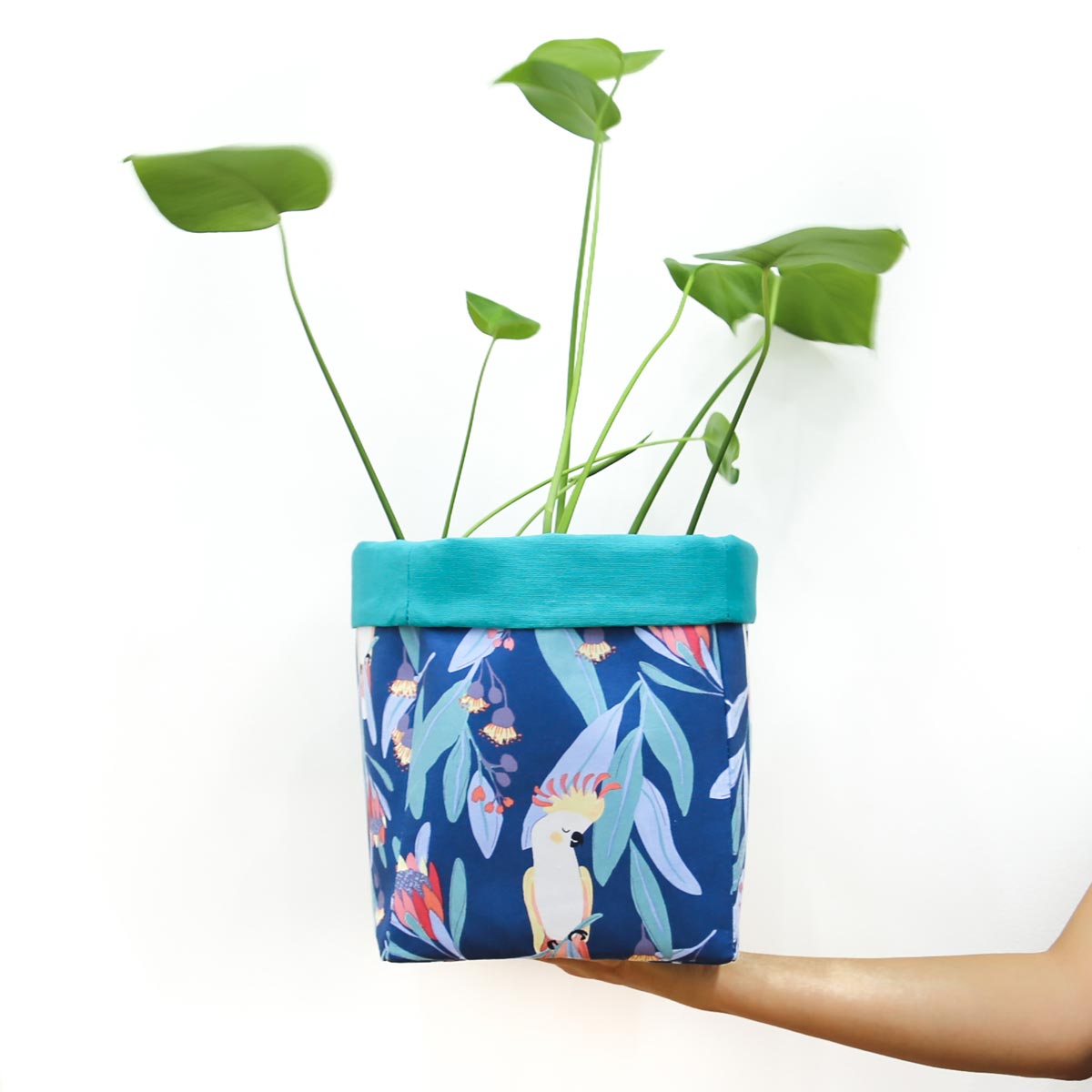 Load image into Gallery viewer, plant-pot-cover-cockatoo-australiana-gifts-mimi-handmade-australia
