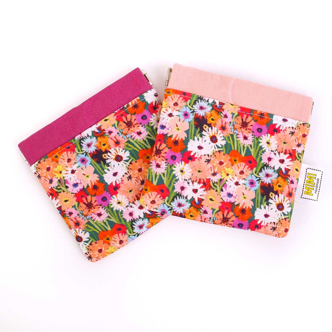 self-closing-magnetic-mini-portable-pouches-floral-print