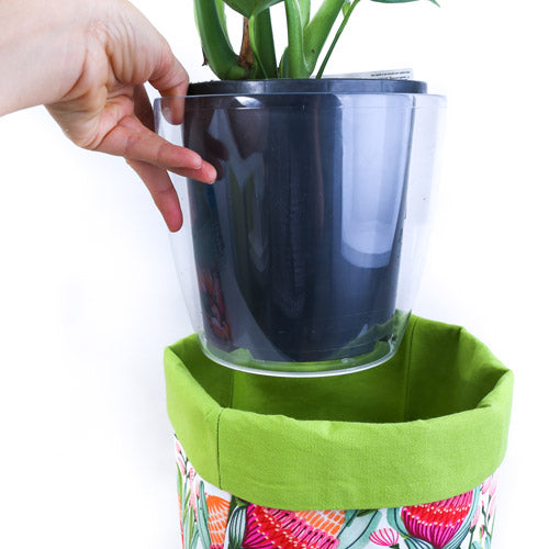 clear-18cm-plastic-pot-for-fabric-plant-pot-covers