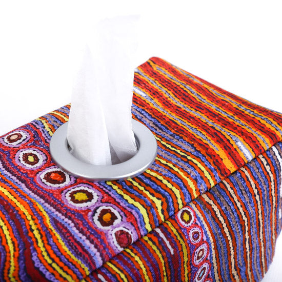 Load image into Gallery viewer,    close-up-aboriginal-tissue-box-cover-ring-opening
